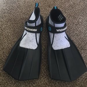 WildHorn Outfitters Snorkel Fins Women’s 7